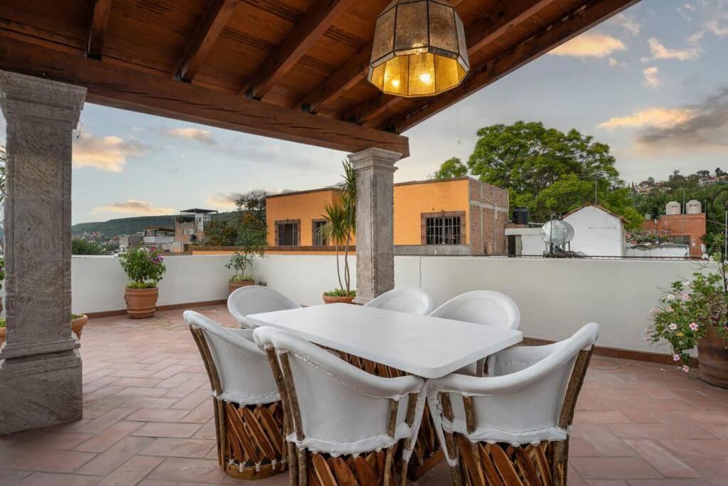 Elegant 3Br Home With Rooftop & Grill In Centro San Miguel Σαν Μιγκέλ ντε Αγιέντε Εξωτερικό φωτογραφία