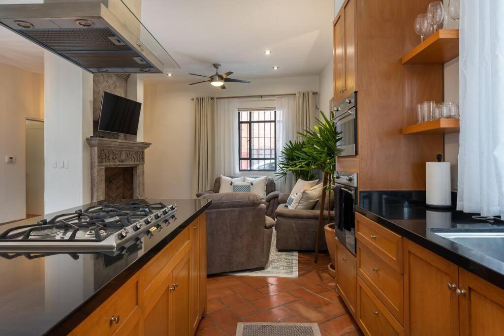 Elegant 3Br Home With Rooftop & Grill In Centro San Miguel Σαν Μιγκέλ ντε Αγιέντε Εξωτερικό φωτογραφία